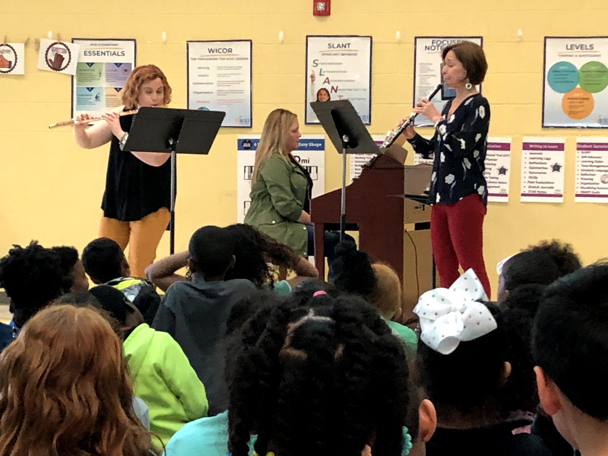 Ross Elementary School Performance Allégresse